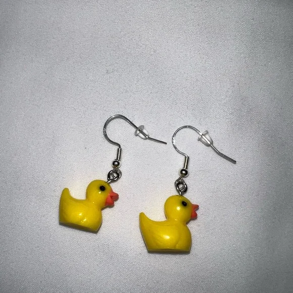 duckie earrings 🐥🫧 - Picture 2 of 4